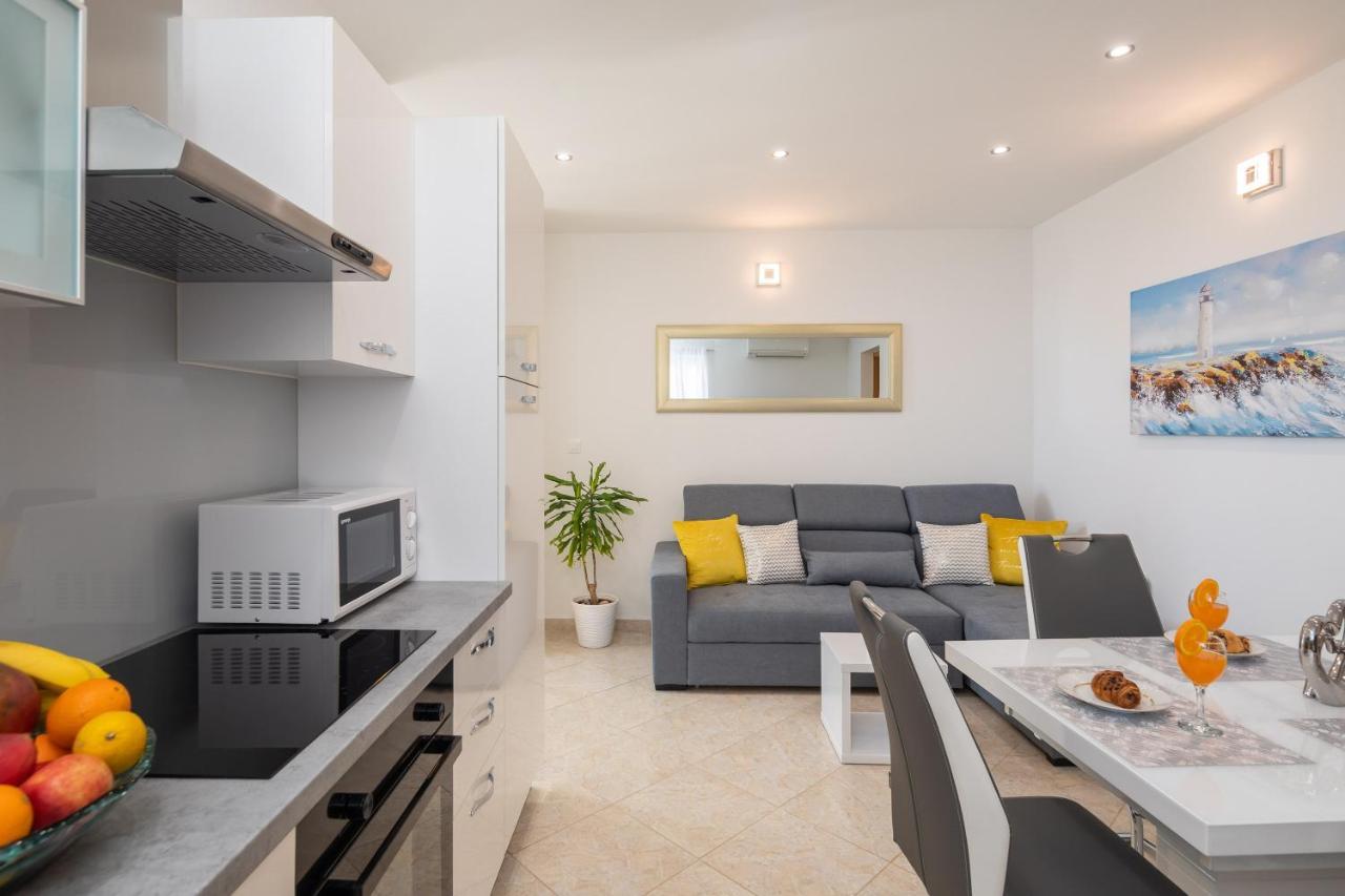 Fba Family Beach Apartments โอมิช ภายนอก รูปภาพ