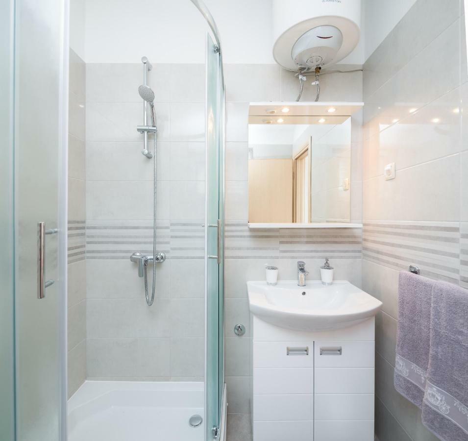 Fba Family Beach Apartments โอมิช ภายนอก รูปภาพ